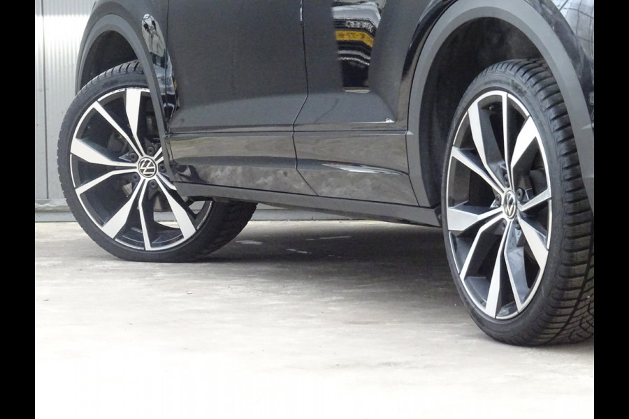 Volkswagen T-Roc 1.5 TSI R-Line * IQ LIGHT * KEYLESS * CARPLAY !!