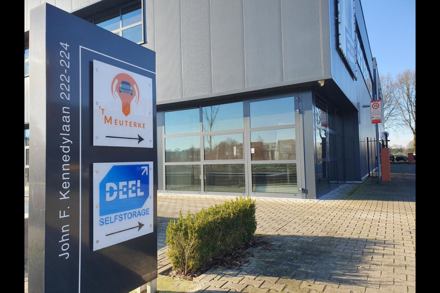 Ford C-MAX 1.5 Titanium / 150 PK / AFN.TREKHAAK / NIEUWE OH.BEURT / STOELVERW. / SENSOREN V+A / CARPLAY / NAVI / INCL. GARANTIE !