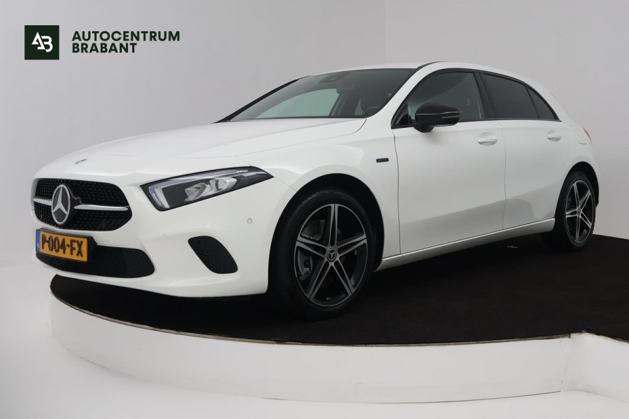 Mercedes-Benz A-Klasse 250 e Business Solution AMG Limited (SFEERVERLICHTING, STOELVERWARMING, ACHTERUITRIJCAMERA, NAVIGATIE)