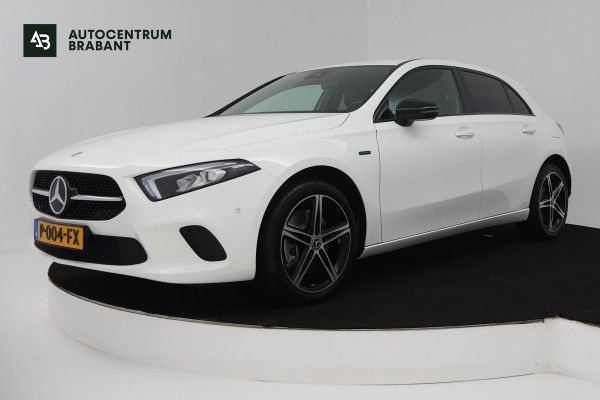 Mercedes-Benz A-Klasse 250 e Business Solution AMG Limited (SFEERVERLICHTING, STOELVERWARMING, ACHTERUITRIJCAMERA, NAVIGATIE)