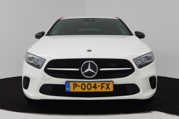 Mercedes-Benz A-Klasse 250 e Business Solution AMG Limited (SFEERVERLICHTING, STOELVERWARMING, ACHTERUITRIJCAMERA, NAVIGATIE)