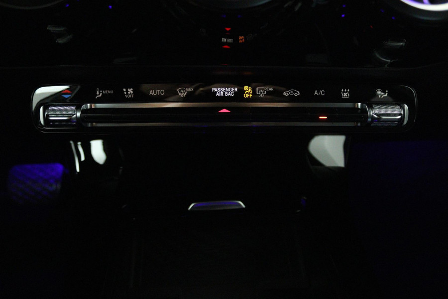 Mercedes-Benz A-Klasse 250 e Business Solution AMG Limited (SFEERVERLICHTING, STOELVERWARMING, ACHTERUITRIJCAMERA, NAVIGATIE)