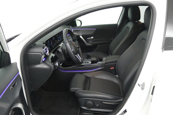 Mercedes-Benz A-Klasse 250 e Business Solution AMG Limited (SFEERVERLICHTING, STOELVERWARMING, ACHTERUITRIJCAMERA, NAVIGATIE)
