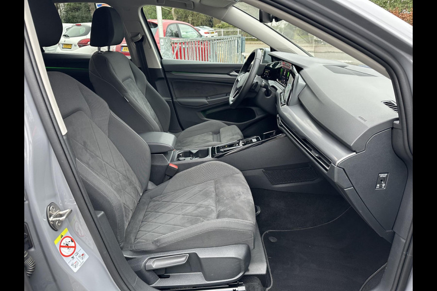 Volkswagen Golf 1.5 eTSI 150PK DSG Style IQLight|ACC|Camera|Memory|Massage|DAB|CarPlay