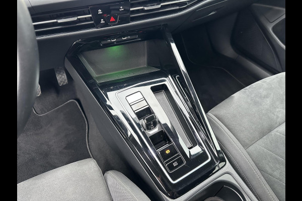 Volkswagen Golf 1.5 eTSI 150PK DSG Style IQLight|ACC|Camera|Memory|Massage|DAB|CarPlay