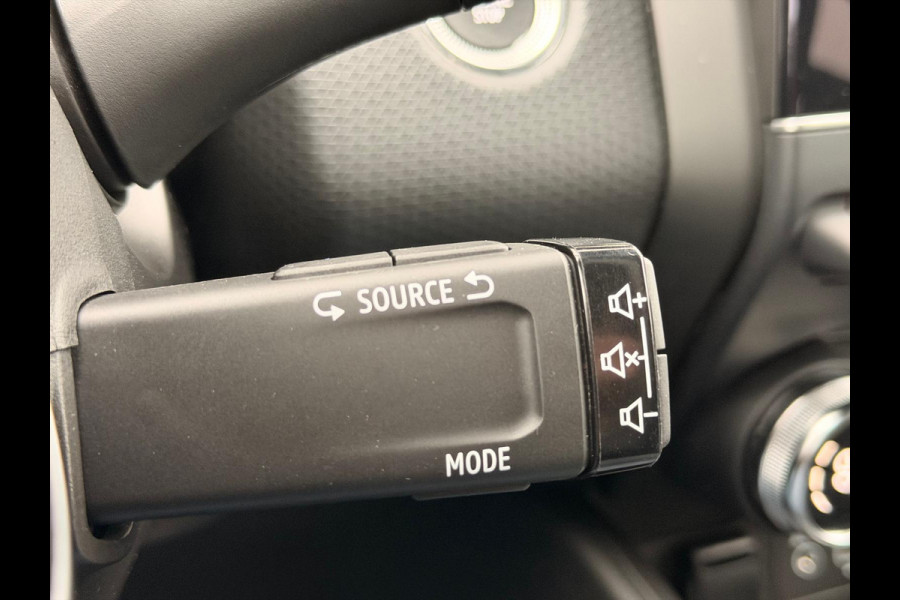 Renault Clio 1.3 TCe Intens 17'' LED Leder CarPlay Camera Keyless