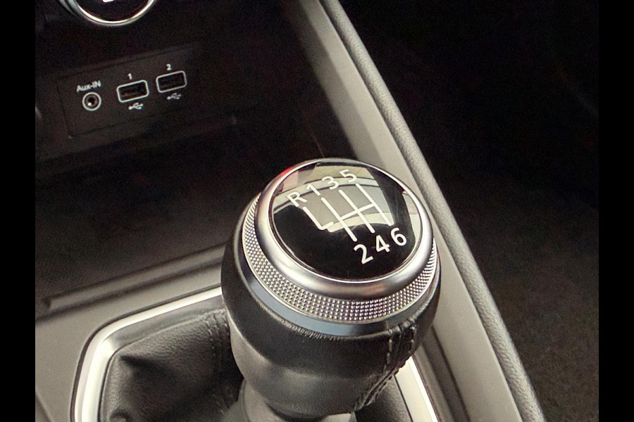 Renault Clio 1.3 TCe Intens 17'' LED Leder CarPlay Camera Keyless