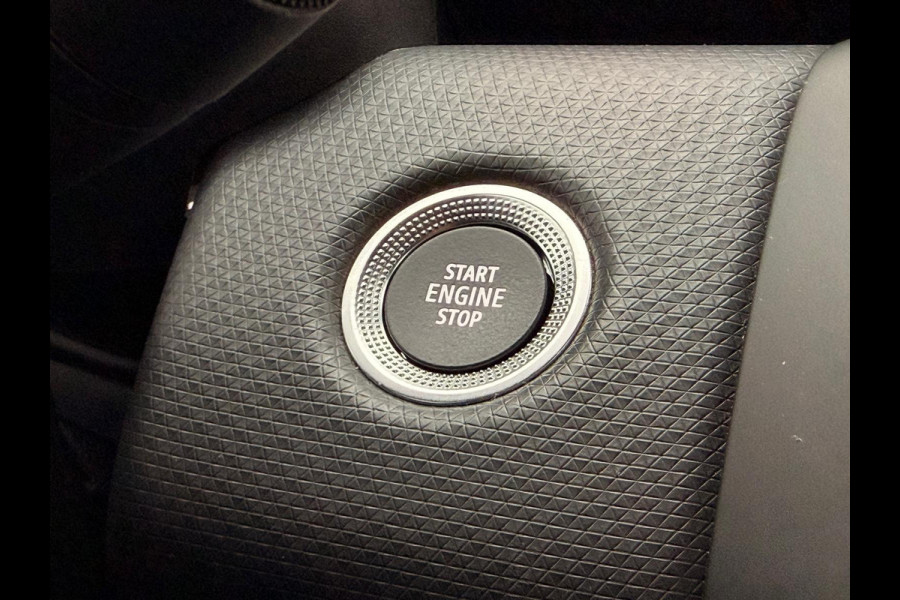 Renault Clio 1.3 TCe Intens 17'' LED Leder CarPlay Camera Keyless