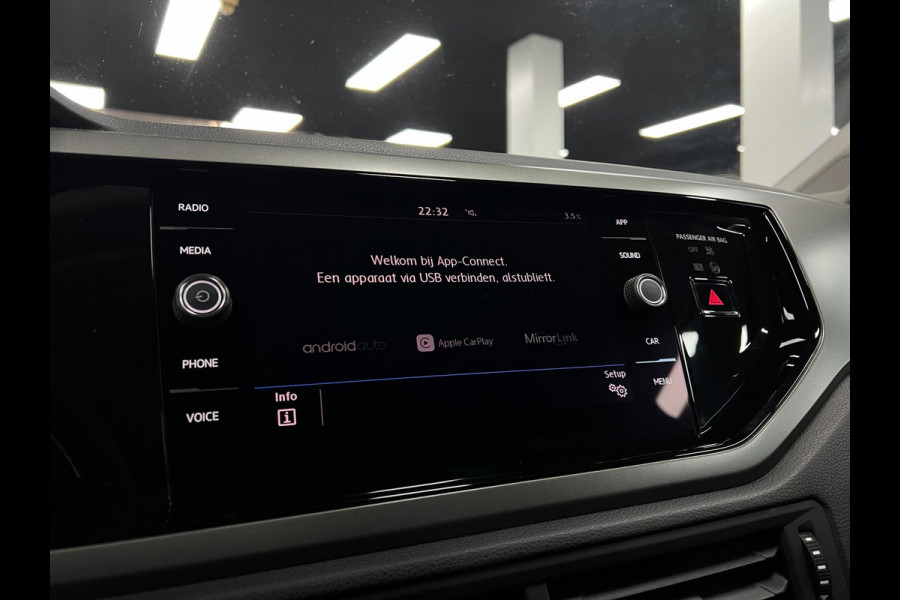 Volkswagen Polo 1.0 TSI Stoelverwarm. | PDC | Carplay| 95PK|