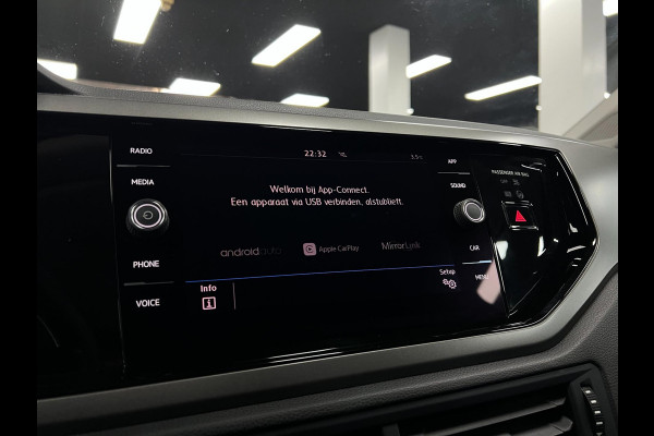 Volkswagen Polo 1.0 TSI Stoelverwarm. | PDC | Carplay| 95PK|