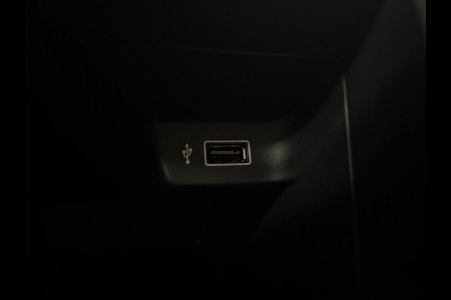 Volkswagen Polo 1.0 Comfortline | Clima | Stoelverwa.| PDC |