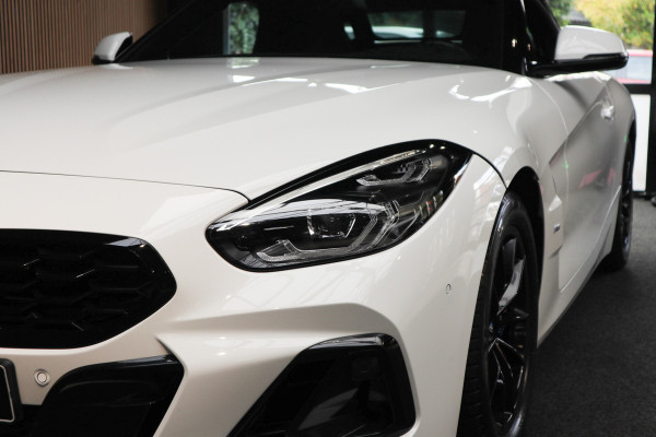 BMW Z4 Roadster sDrive30i High Exe M-pakket HUD Leer Camera PDC Stoelverwarming Stuurverwarming Memory seats LM velgen