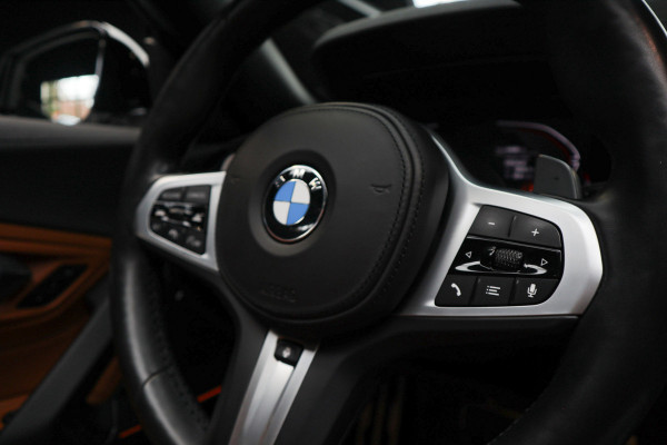 BMW Z4 Roadster sDrive30i High Exe M-pakket HUD Leer Camera PDC Stoelverwarming Stuurverwarming Memory seats LM velgen