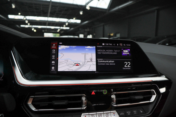 BMW Z4 Roadster sDrive30i High Exe M-pakket HUD Leer Camera PDC Stoelverwarming Stuurverwarming Memory seats LM velgen