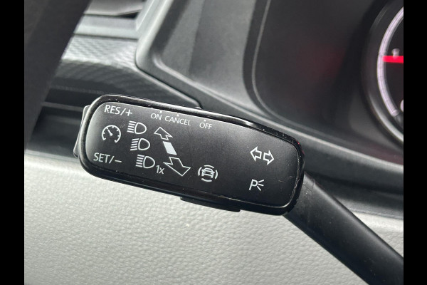 Volkswagen Transporter 2.0 TDI L2H1 28 Automaat Carplay Cruise PDC V+A DAB Airco Trekhaak