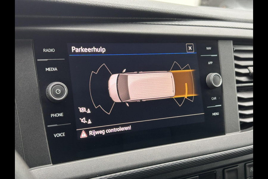 Volkswagen Transporter 2.0 TDI L2H1 28 Automaat Carplay Cruise PDC V+A DAB Airco Trekhaak