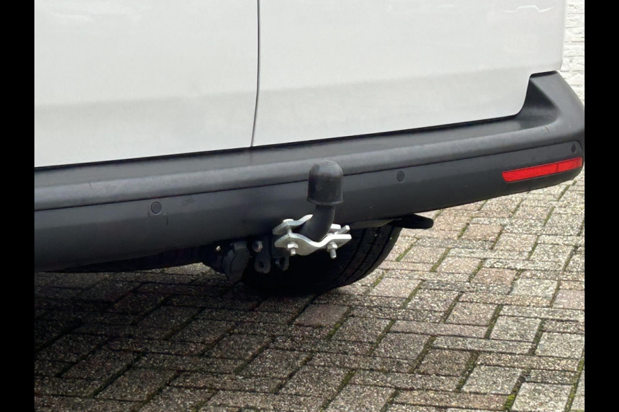 Volkswagen Transporter 2.0 TDI L2H1 28 Automaat Carplay Cruise PDC V+A DAB Airco Trekhaak