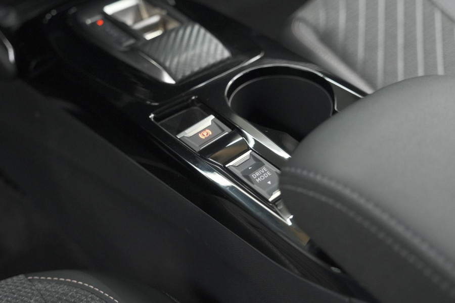 Peugeot 208 Hybrid 110 e-DCS6 Allure | Stoelverwarming | Apple Carplay | Parkeersensoren