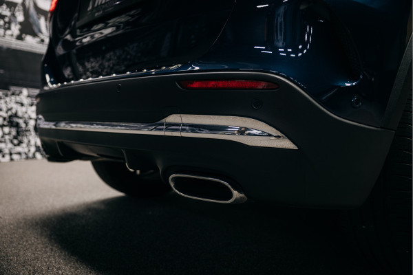 Mercedes-Benz GLA 180 d Business Solution AMG | AMG-Line | Pano | Stoelverwarming | Achteruitrijcamera |