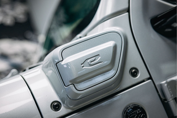 Jeep Wrangler 2.0T Sahara | Corse Edition Custom Made | Hybride | Stuur- en Stoelverwarming | Achteruitrijcamera |