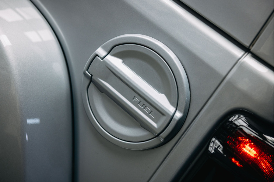 Jeep Wrangler 2.0T Sahara | Corse Edition Custom Made | Hybride | Stuur- en Stoelverwarming | Achteruitrijcamera |