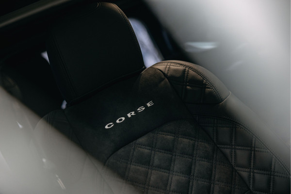 Jeep Wrangler 2.0T Sahara | Corse Edition Custom Made | Hybride | Stuur- en Stoelverwarming | Achteruitrijcamera |