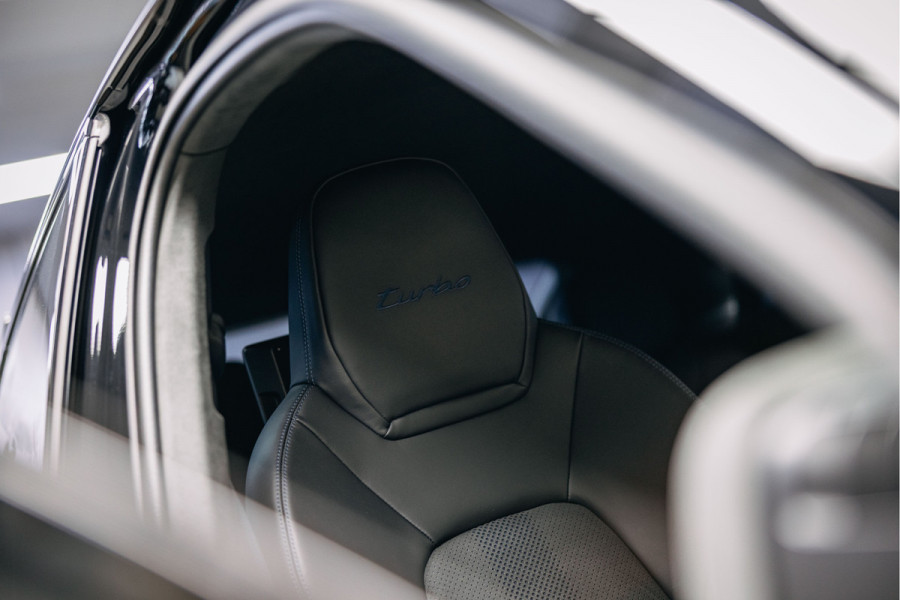 Porsche Cayenne Coupé 4.0 Turbo E-Hybrid GT Full options !!! Techart voor bumper, full ppf, carbonpakket, Full couleur. etc etc