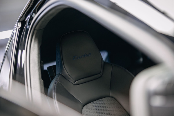 Porsche Cayenne Coupé 4.0 Turbo E-Hybrid GT Full options !!! Techart voor bumper, full ppf, carbonpakket, Full couleur. etc etc