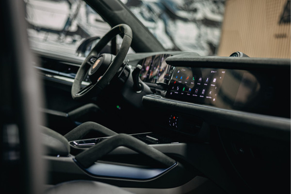 Porsche Cayenne Coupé 4.0 Turbo E-Hybrid GT Full options !!! Techart voor bumper, full ppf, carbonpakket, Full couleur. etc etc