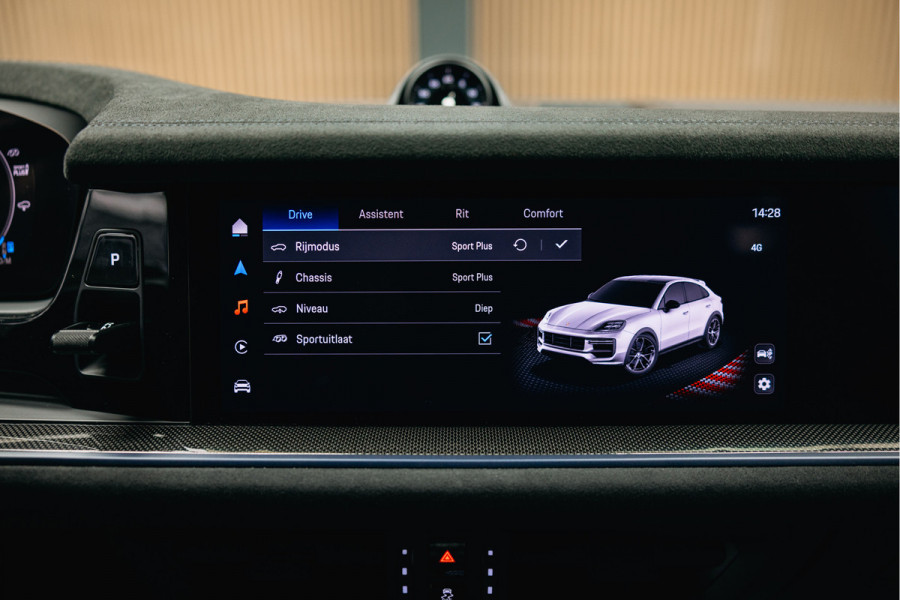 Porsche Cayenne Coupé 4.0 Turbo E-Hybrid GT Full options !!! Techart voor bumper, full ppf, carbonpakket, Full couleur. etc etc