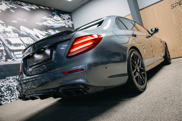 Mercedes-Benz E63s AMG 63 S 4MATIC Premium Plus | Burmester 3D | Carbon interieur en exterieur| Dealer onderhouden | Sportuitlaat | 360 Camera | Head-Up |
