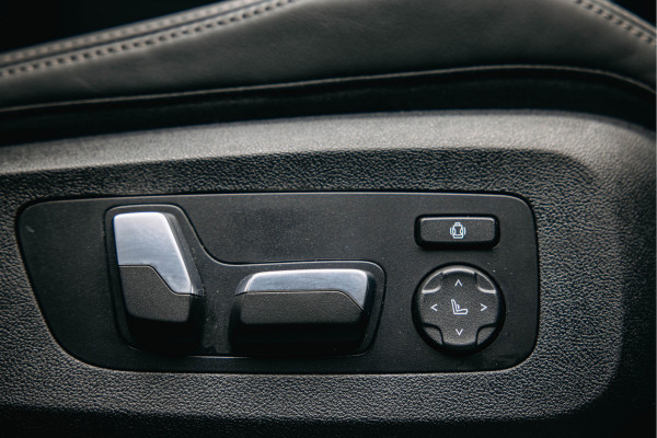 BMW X5 xDrive50e | Volledig M uitgevoerd| Head-up | Verwarmde en verkoelde bekerhouders | Pano |