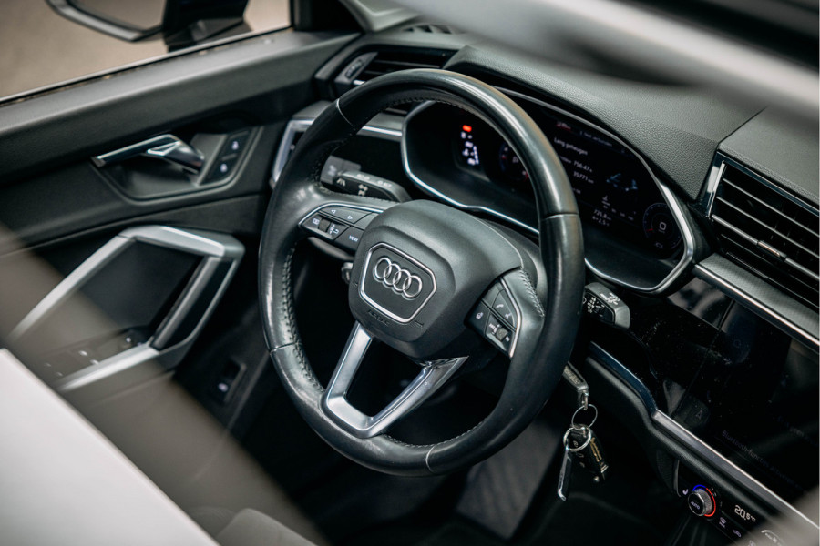 Audi Q3 40 TFSI quattro S Line Pro Line S | Quattro | Stoel- & stuurwiel verwarming | Achteruitrijcamera |