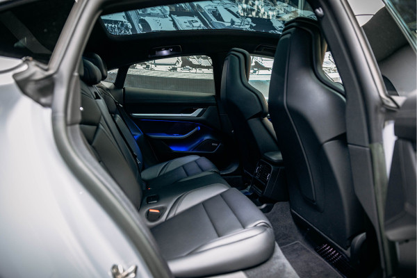 Porsche Taycan Performance 84 kWh | NL geleverd | Sport Chrono | Bose | Electric Sport Sound | Stoelverwarming |