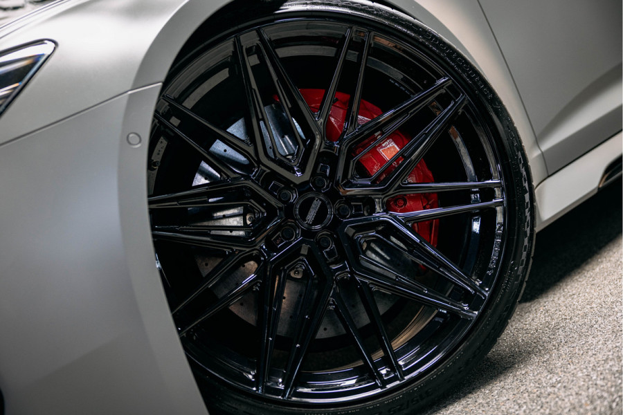 Audi RS6 Avant RS 6 TFSI quattro | Beton grijs matte | 23 inch Vossen HF7 | Keramisch | Pano |
