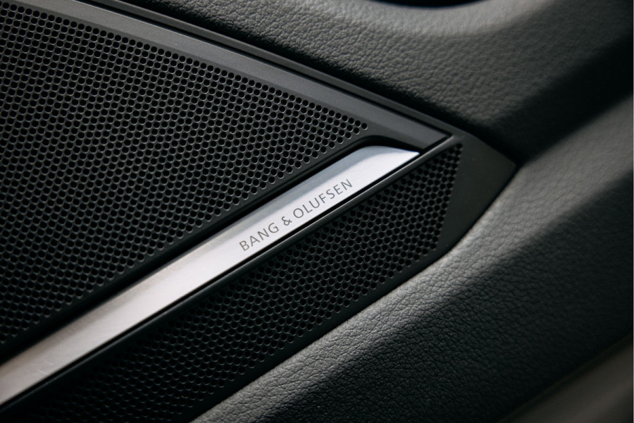 Audi RS6 Avant RS 6 TFSI quattro | Beton grijs matte | 23 inch Vossen HF7 | Keramisch | Pano |