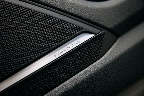 Audi RS6 Avant RS 6 TFSI quattro | Beton grijs matte | 23 inch Vossen HF7 | Keramisch | Pano |