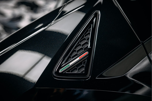 Lamborghini Urus 4.0 V8 S | Urus S | BTW | Akrapovic | Luchtvering | Geel stiksel pakket |