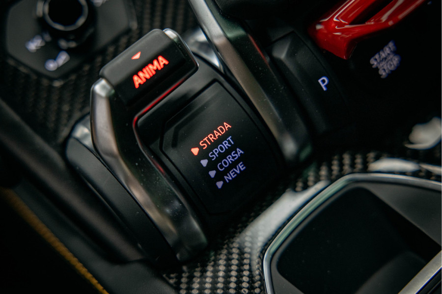 Lamborghini Urus 4.0 V8 S | Urus S | BTW | Akrapovic | Luchtvering | Geel stiksel pakket |