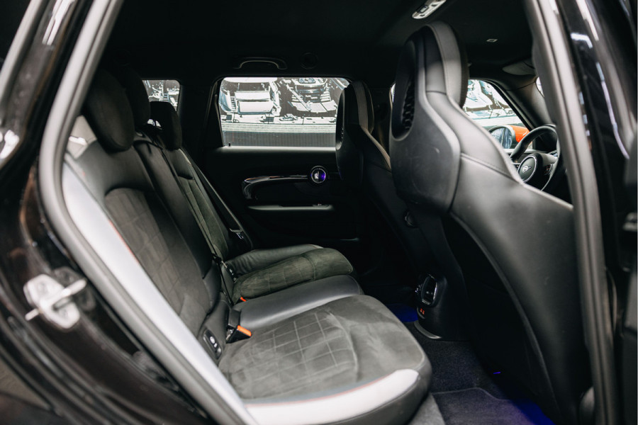 MINI Clubman 2.0 JCW ALL4 John Cooper Works | JCW | Rood dak | Sportstoelen | Stoelverwarming | Head-Up |