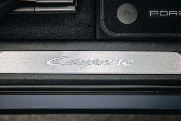Porsche Cayenne Coupé 3.0 E-Hybrid | Sport Chrono | Trekhaak | Sportuitlaat | 360 camera |