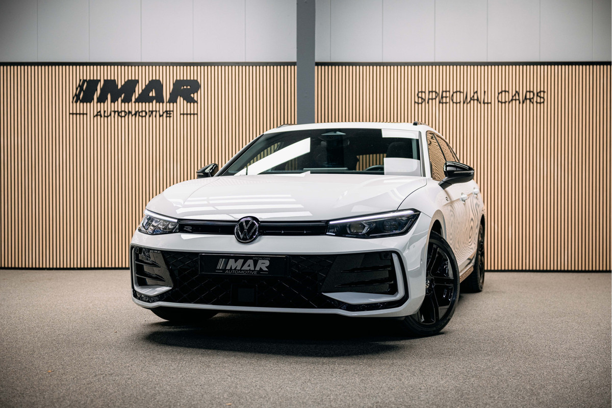 Volkswagen Passat R-Line Diesel | Trekhaak | Pano | Head-up | Stoelmassage |