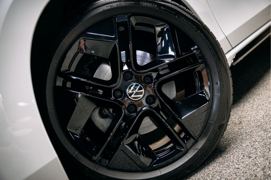 Volkswagen Passat R-Line Diesel | Trekhaak | Pano | Head-up | Stoelmassage |