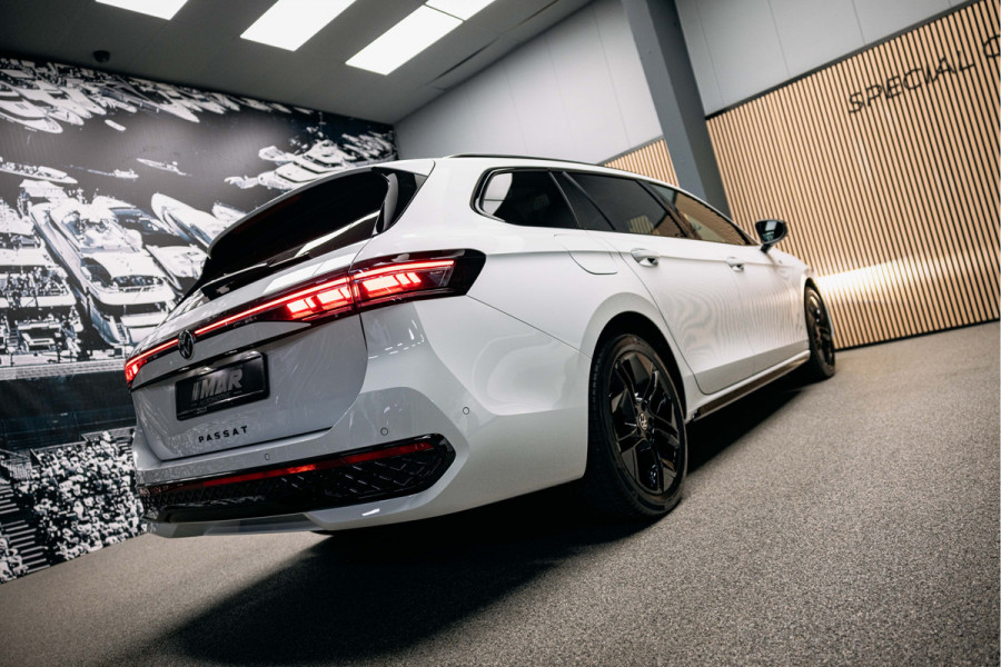 Volkswagen Passat R-Line Diesel | Trekhaak | Pano | Head-up | Stoelmassage |