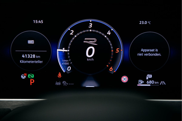 Volkswagen Passat R-Line Diesel | Trekhaak | Pano | Head-up | Stoelmassage |