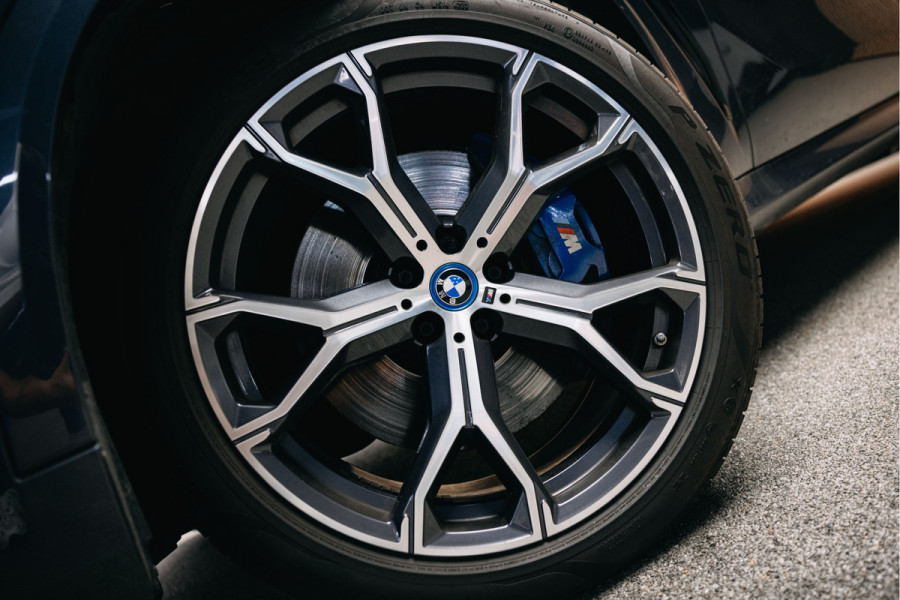 BMW X5 xDrive45e High Executive | M-sport | Luchtvering | Pano | Head-Up | Trekhaak | 360 camera |
