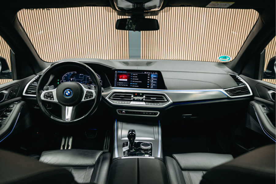 BMW X5 xDrive45e High Executive | M-sport | Luchtvering | Pano | Head-Up | Trekhaak | 360 camera |