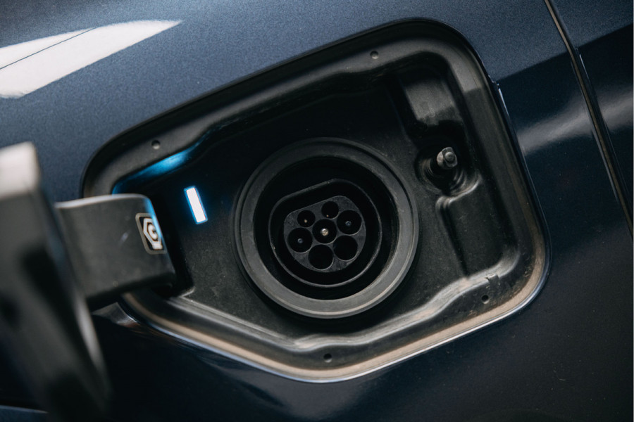 BMW X5 xDrive45e High Executive | M-sport | Luchtvering | Pano | Head-Up | Trekhaak | 360 camera |