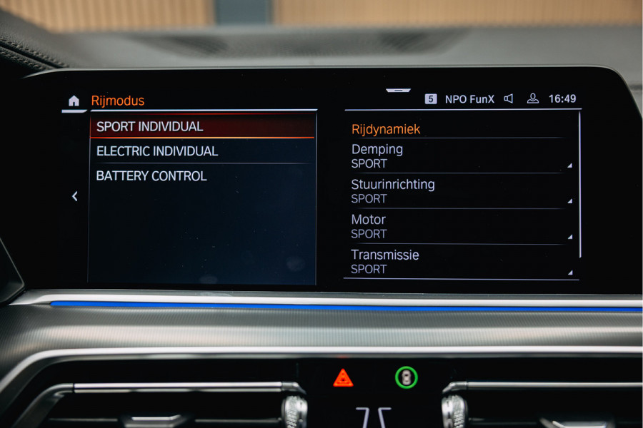 BMW X5 xDrive45e High Executive | M-sport | Luchtvering | Pano | Head-Up | Trekhaak | 360 camera |