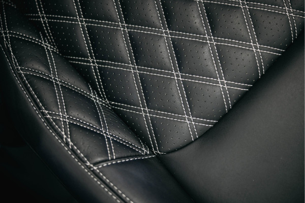 Jeep Wrangler Unlimited 4xe 380 Rubicon Dikke Custom Made Jeep Wrangler, Cabrio top elektrische bedienbaar.